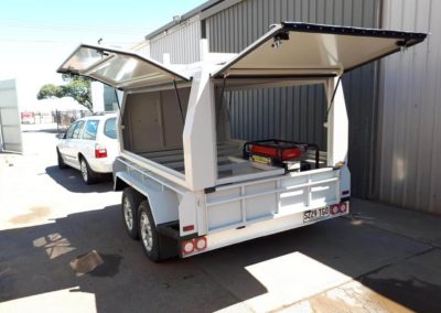 Aluminium drop on canopy with a generator slide and front toolbox for a tradie trailor - 7