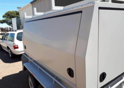 Aluminium drop on canopy with a generator slide and front toolbox for a tradie trailor - 9