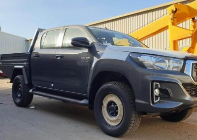 Brandnew hilux leaving with a flashy aluminum tray - 2