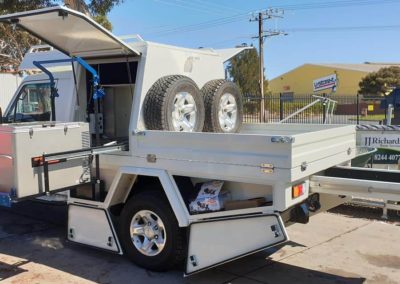 LandCruiser with Single cab Hd aluminium tray - 4