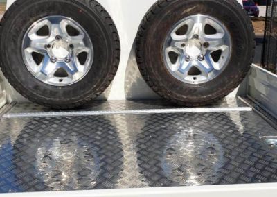 LandCruiser with Single cab Hd aluminium tray - 8